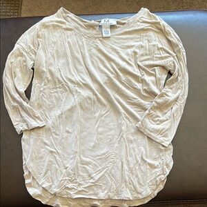 Women’s Quarter Length Sleeve Top, Size S